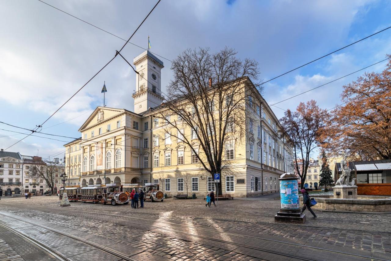 Rynok Square City Center Two Bedroom Apartment! 利沃夫 外观 照片