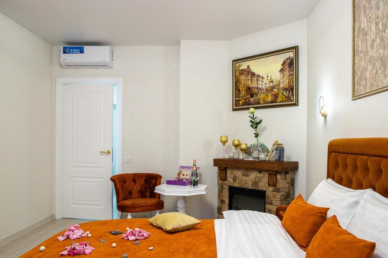 Rynok Square City Center Two Bedroom Apartment! 利沃夫 外观 照片