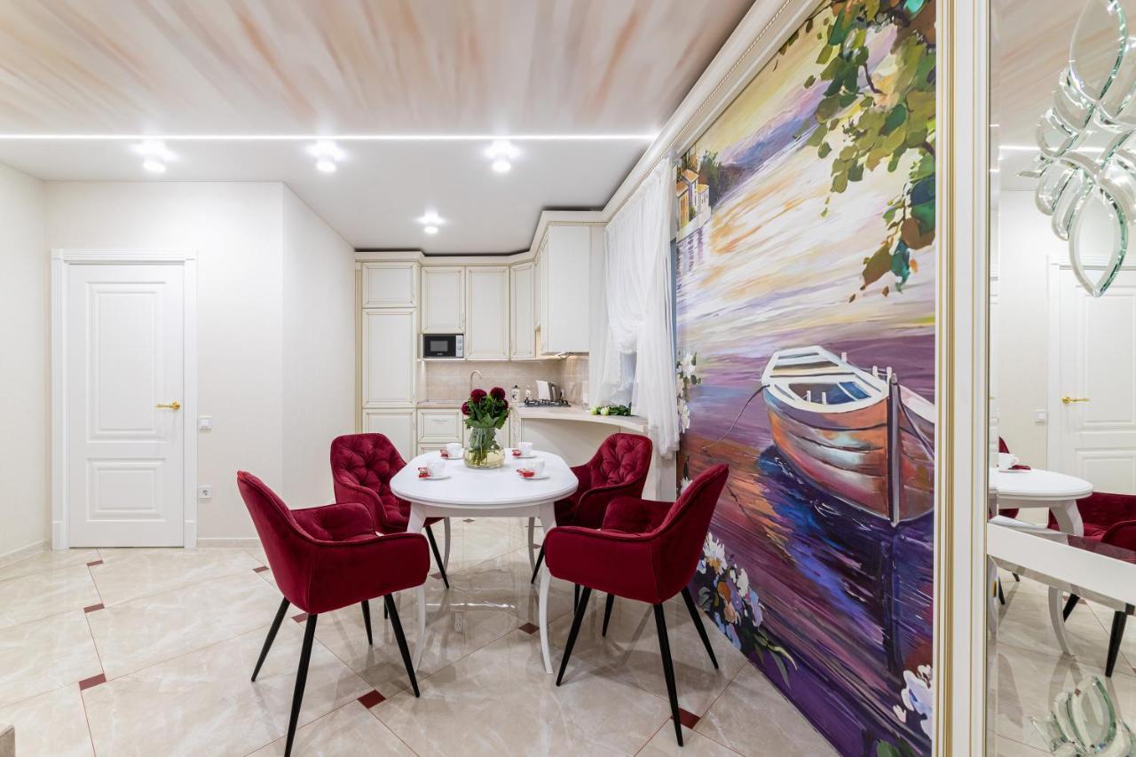 Rynok Square City Center Two Bedroom Apartment! 利沃夫 外观 照片