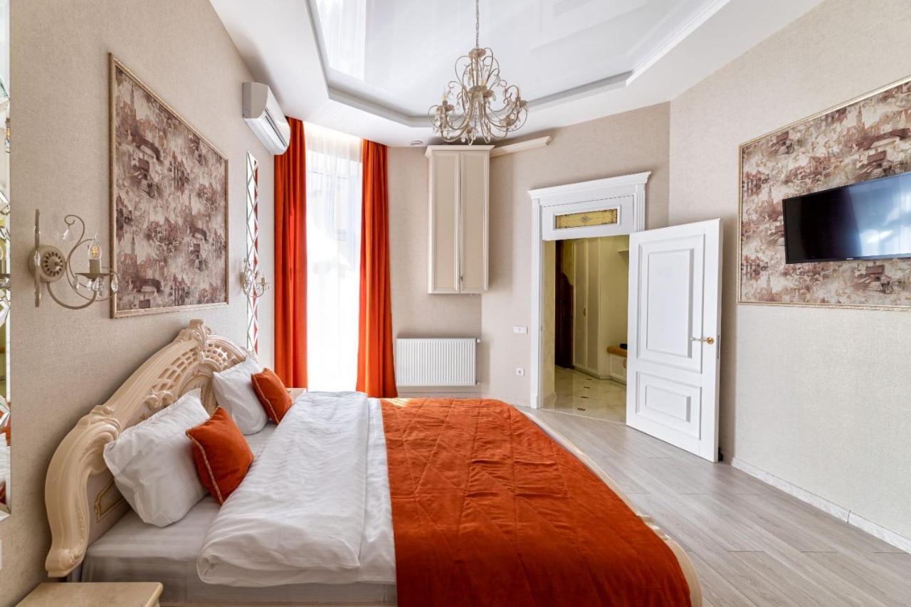 Rynok Square City Center Two Bedroom Apartment! 利沃夫 外观 照片
