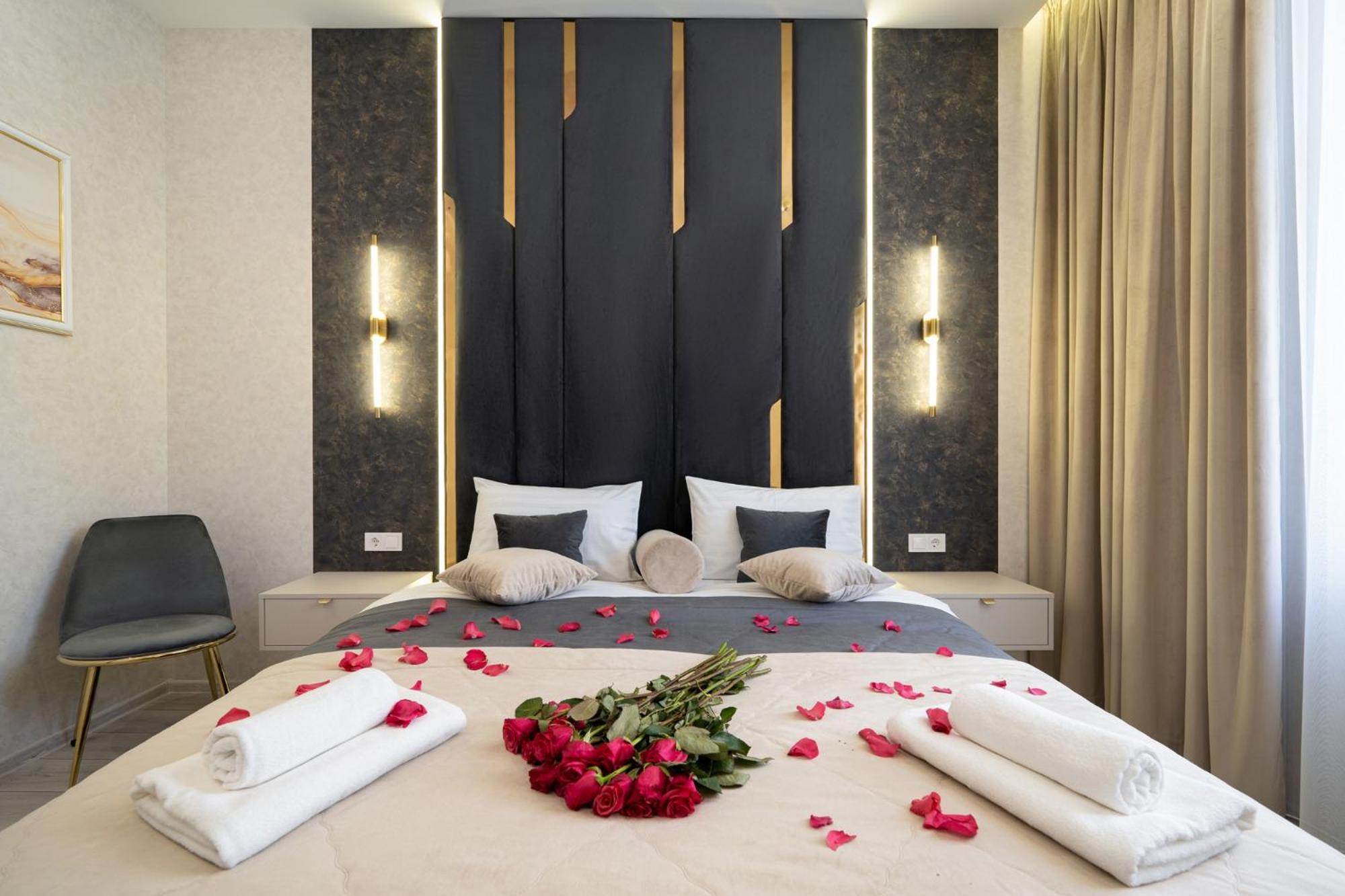 Rynok Square City Center Two Bedroom Apartment! 利沃夫 外观 照片
