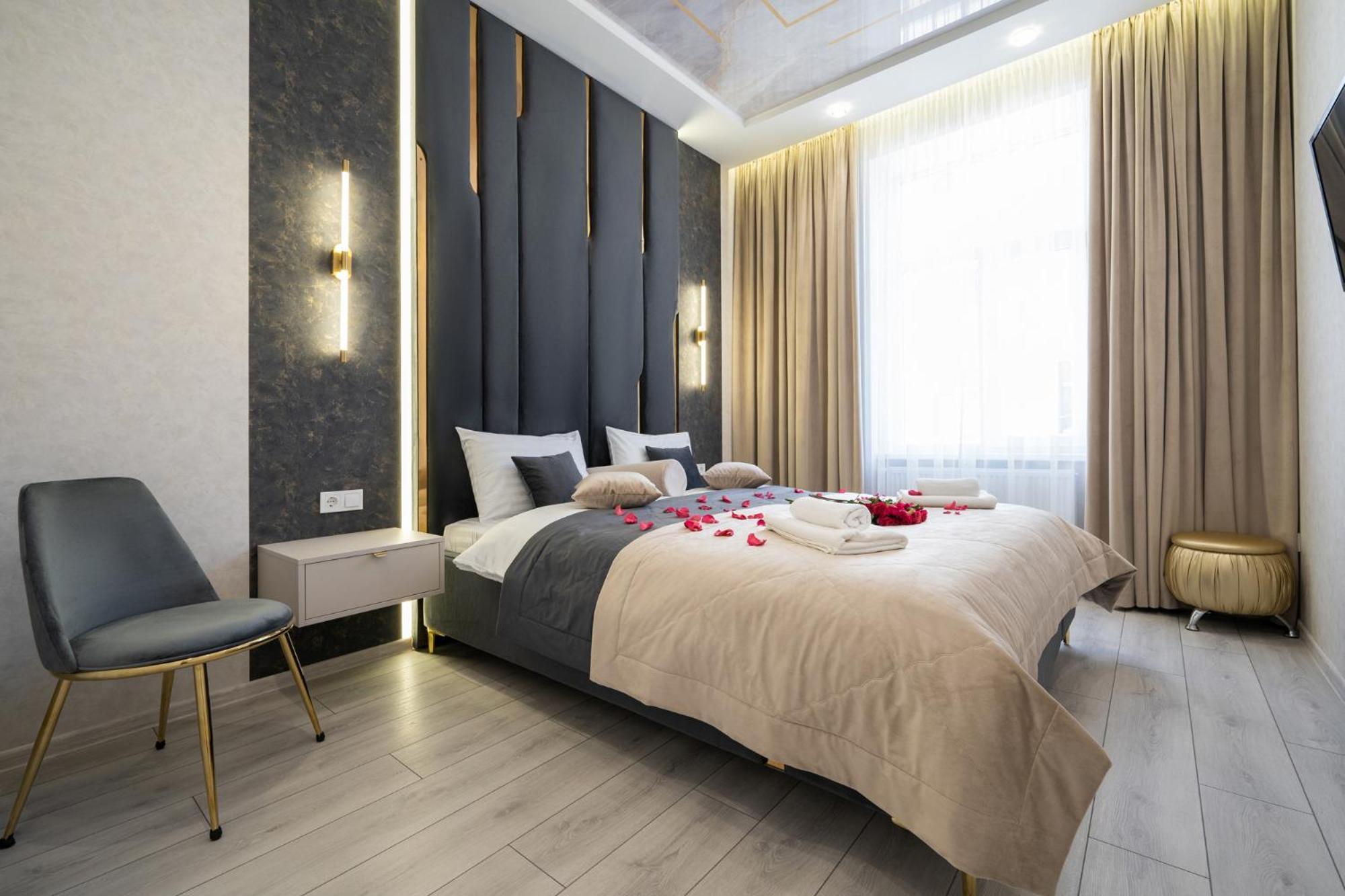 Rynok Square City Center Two Bedroom Apartment! 利沃夫 外观 照片